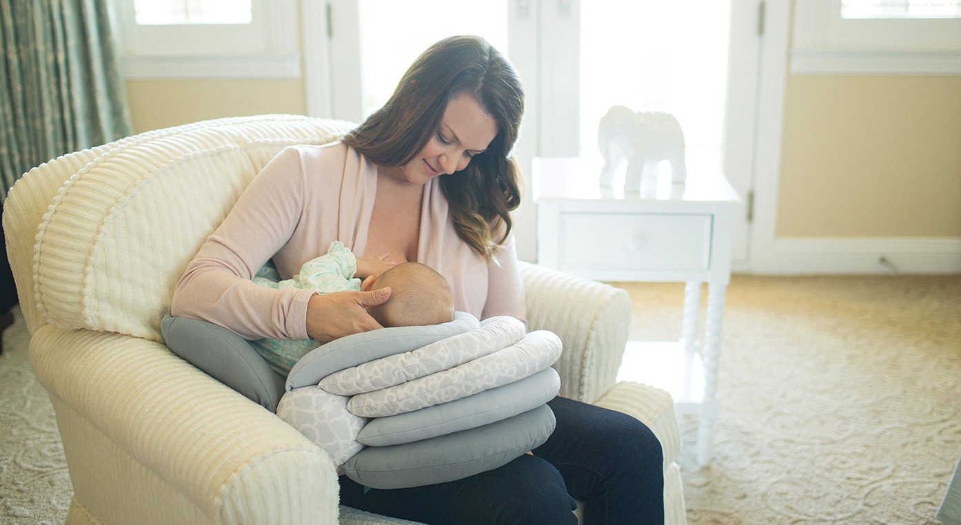 Breastfeeding posture: The importance of selecting a comfortable nursing  chair